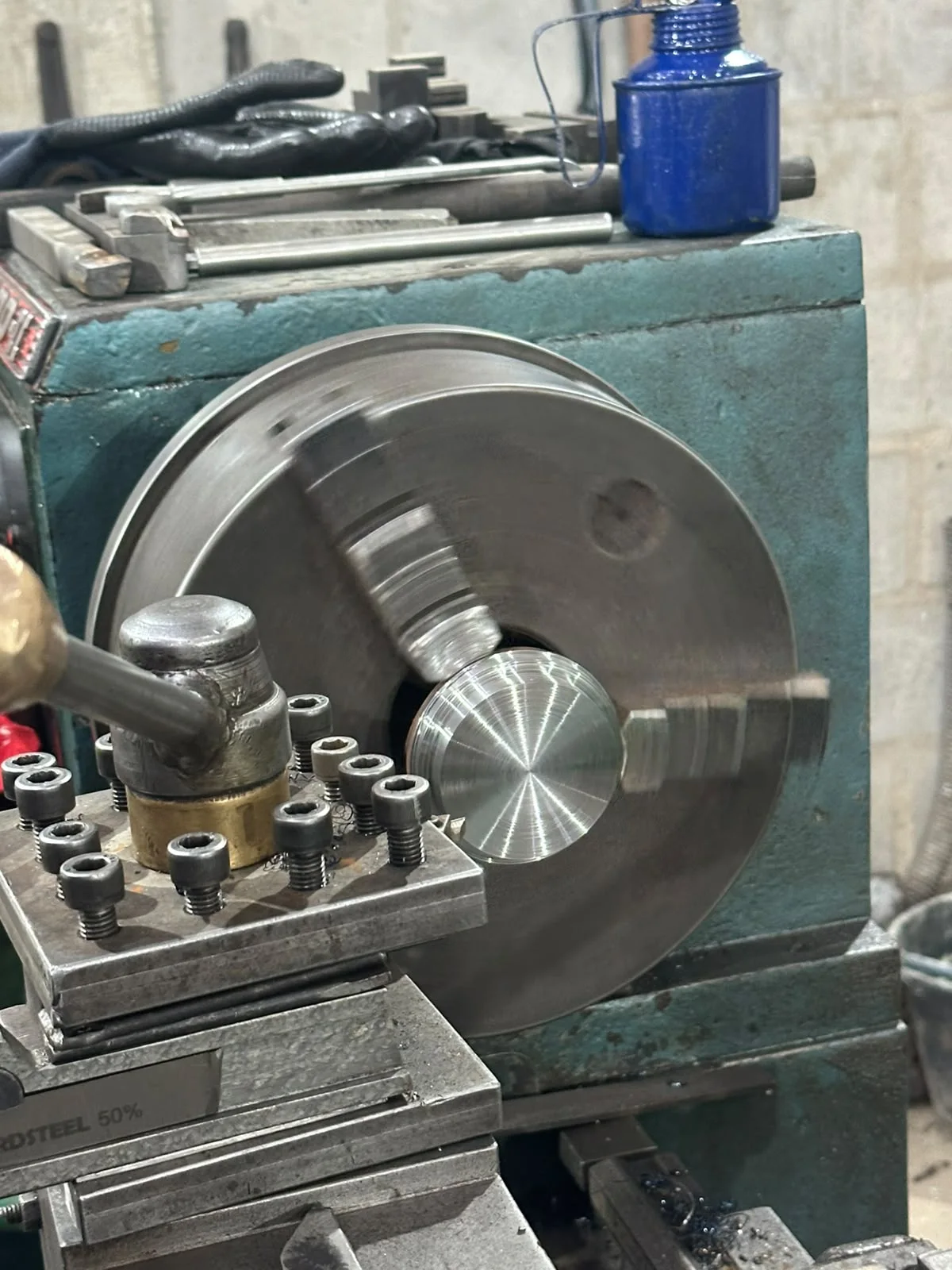 Lathe chuck turning during a facing operation