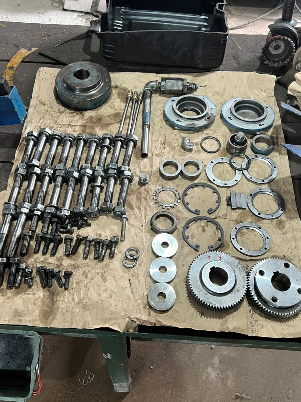 The complete set of components and fasteners sorted by position