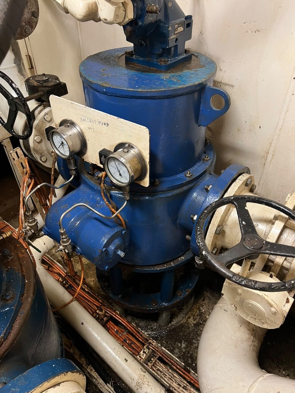 Equipment installed back in position, with the pressure instrumentation connected